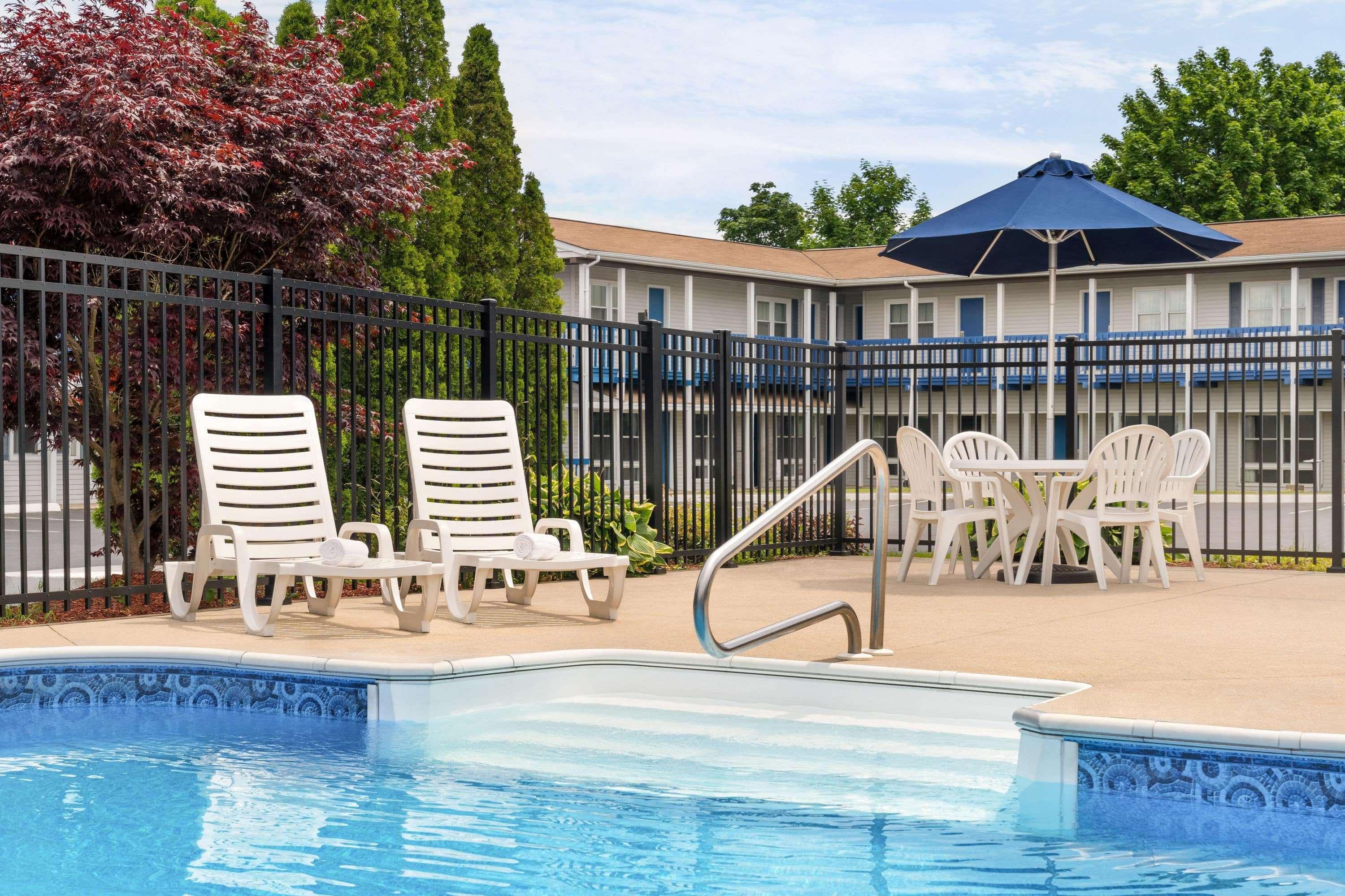 Days Inn By Wyndham Middletown/Newport Area Exterior photo