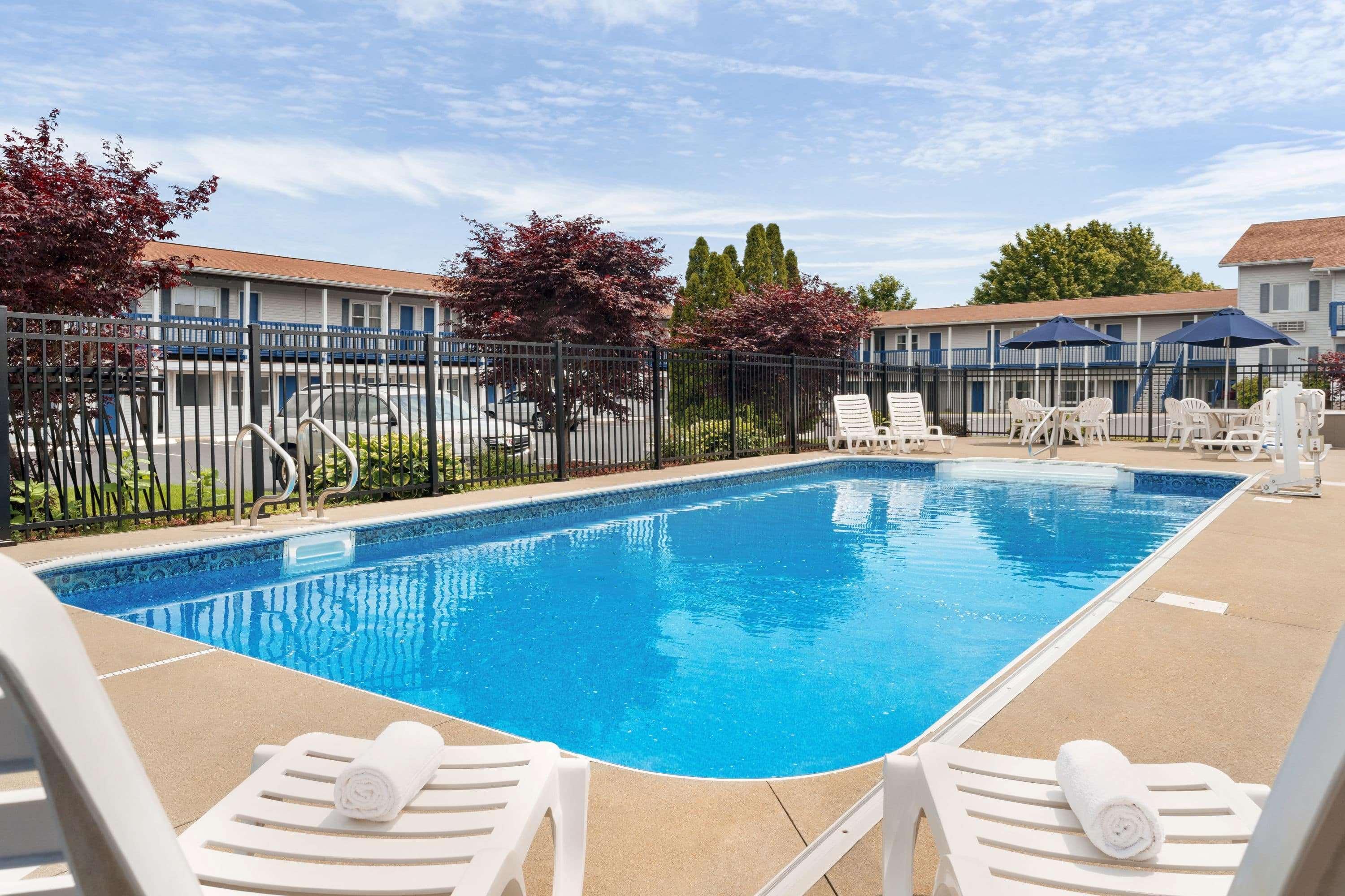 Days Inn By Wyndham Middletown/Newport Area Exterior photo
