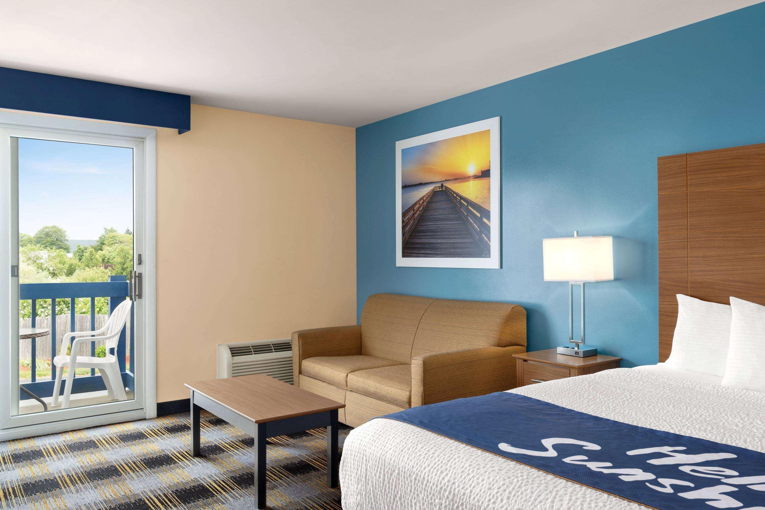 Days Inn By Wyndham Middletown/Newport Area Exterior photo