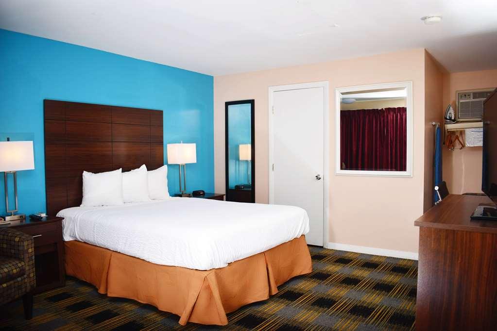 Days Inn By Wyndham Middletown/Newport Area Room photo